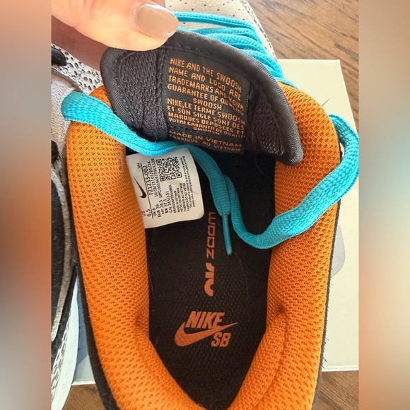 Nike SB Safari Dunks, size men’s 6.5, women’s 8, with box - Picture 4 of 6